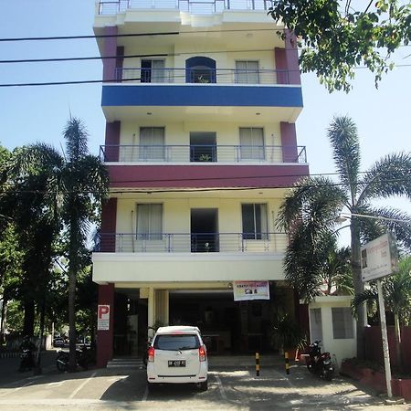 Hotel Metropolitan Inn Manado Eksteriør bilde